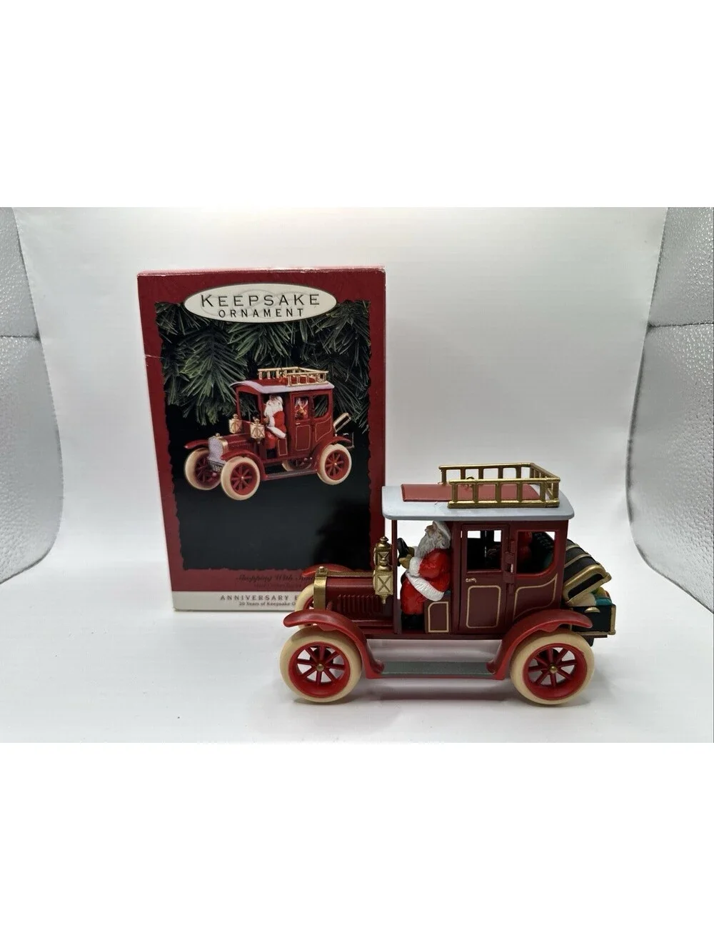 1993 Hallmark Keepsake Ornament Shopping With Santa Here Comes Santa Anniversary